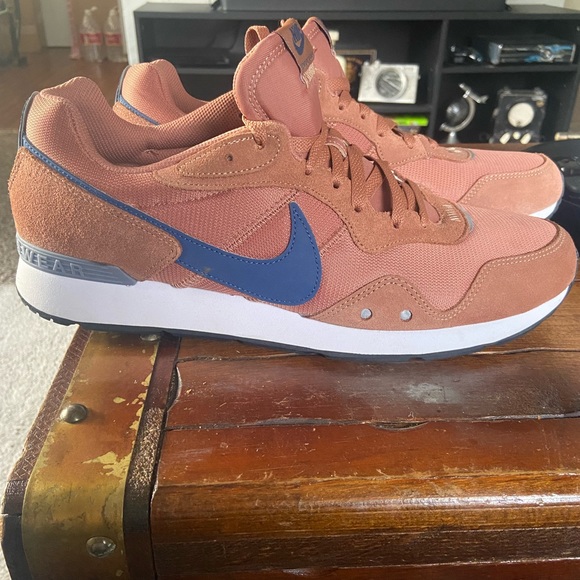 Nike venture runner size 13 - Picture 6 of 8